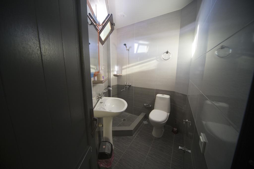 Hotel Nikala Tskaltubo Bagian luar foto